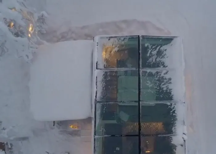 Levi Secret Igloo Ruska Lomamökit